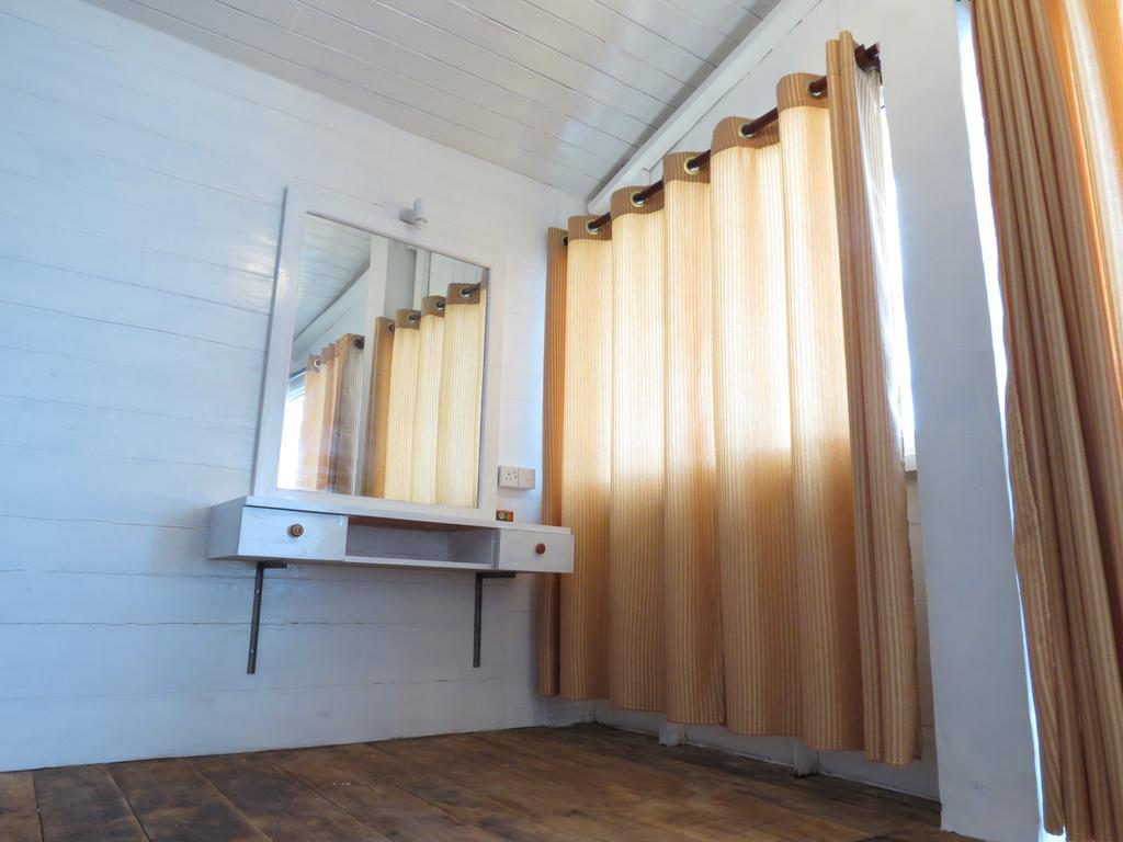 Why Not Guest House Hikkaduwa Extérieur photo